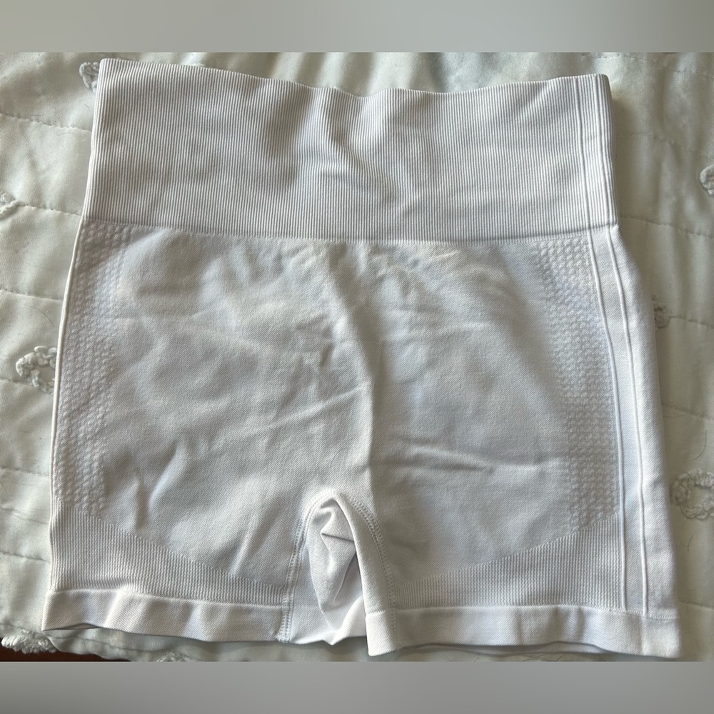 White High-waisted Athletic Spandex Shorts